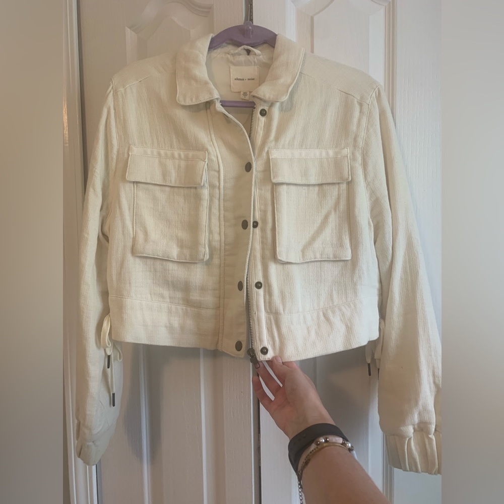 Silence and noice jacket from Urban Outfitters. Never work! Size small.